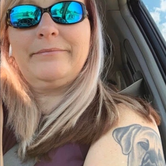 Meet your Posher, Jessica - Picture 2 of 5